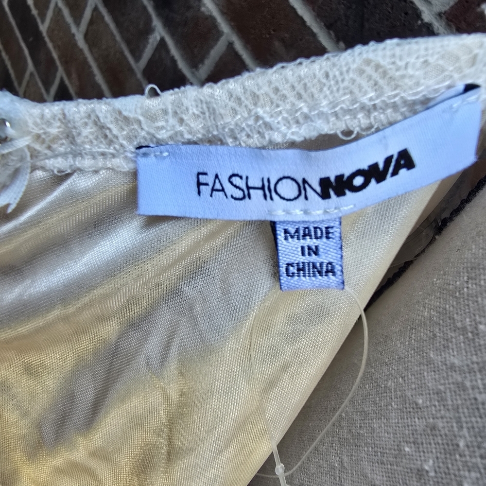 Fashion Nova White Crochet Lace Bodycon Mini Dress NWT Women’s Size S - Picture 8 of 9